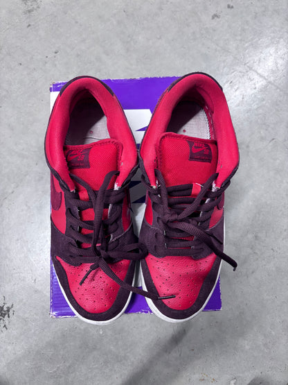 Nike SB Dunk Cherry